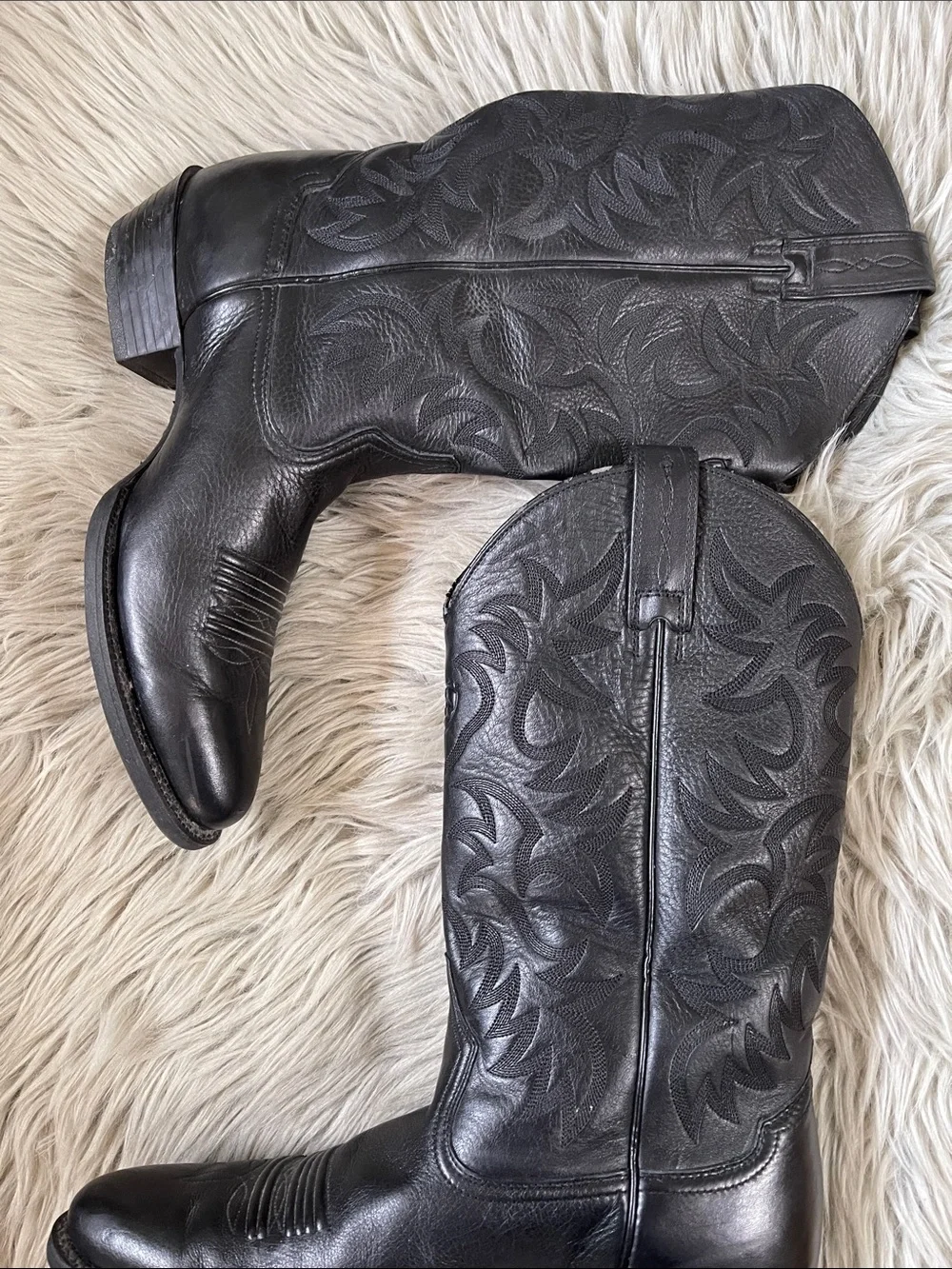 Ariat Black Embroidered Leather Western Lace-Up Boots